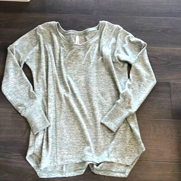 Uniquely Lorna Jane XS Light-Green Long Sleeve Pullover - Picture 1 of 7
